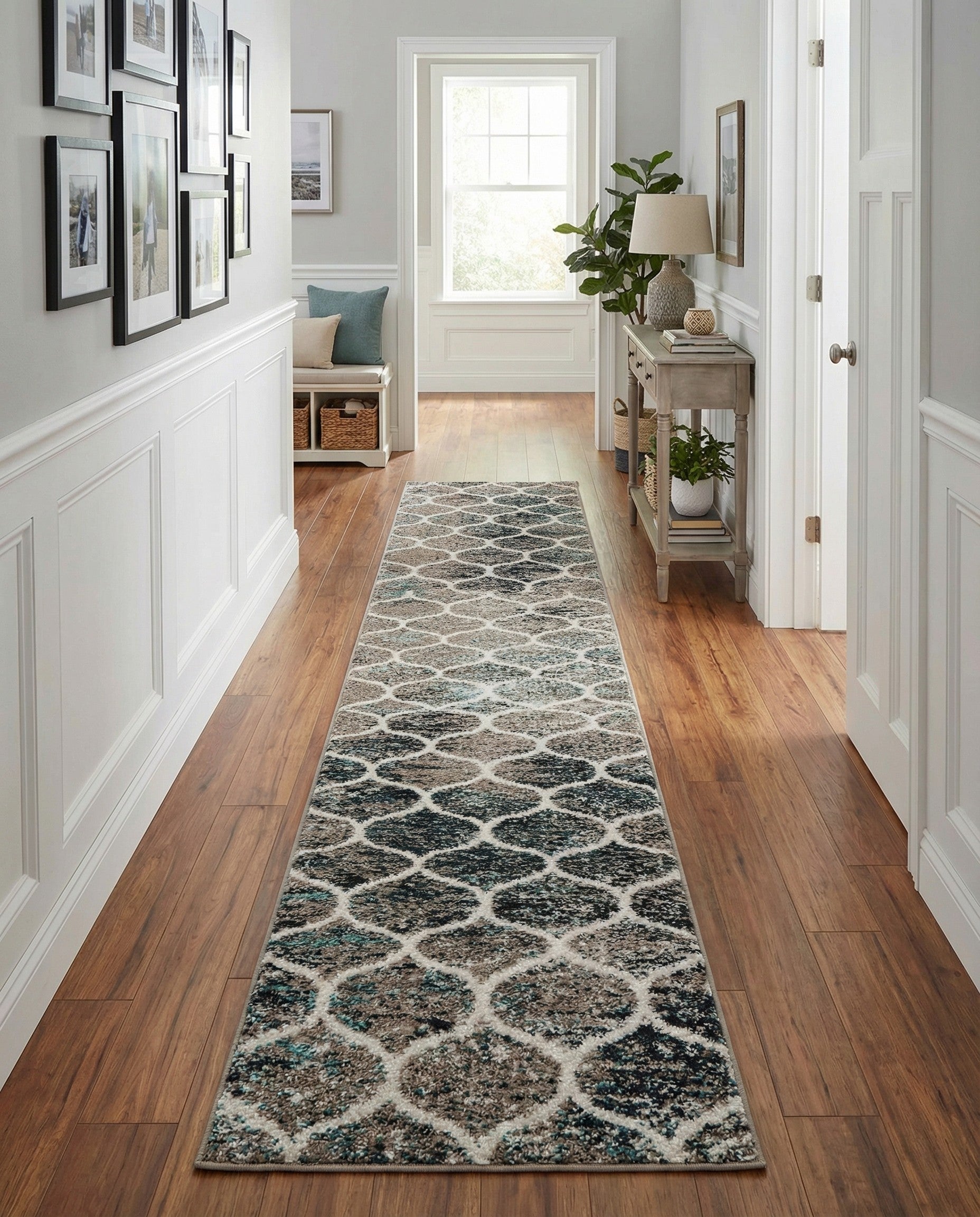  2' 7 x 12' Lattice Frieze Runner Rug