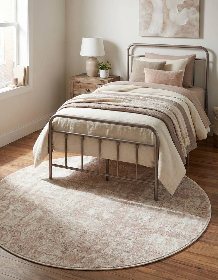 Detail image of Jill Zarin 3' 3 x 3' 3 Uptown Lexington Avenue Round Rug