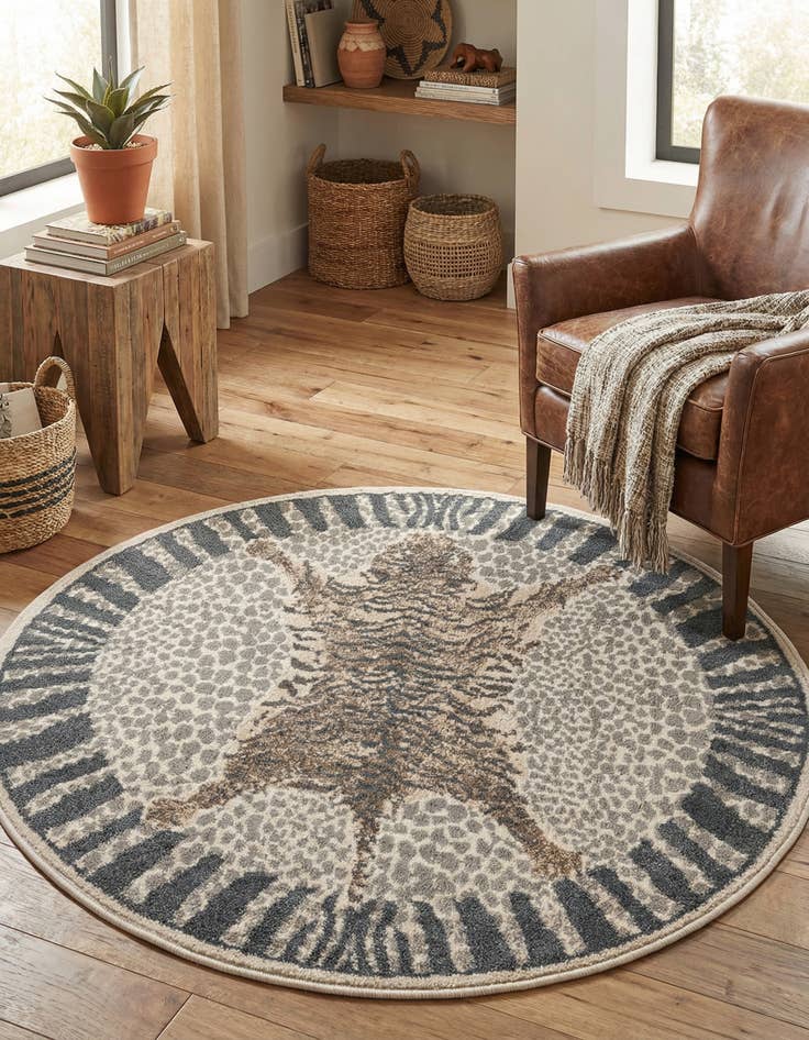 Detail image of 4' x 4' Safari Round Rug
