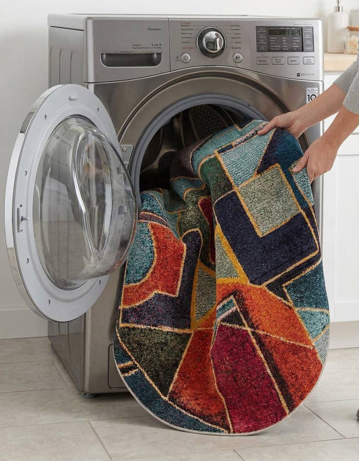 Detail image of  5' 3 x 5' 3  Washable Haerfest Round Rug