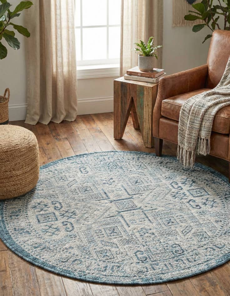 Detail image of 3' x 3'  Washable Aztec Indoor / Outdoor Round Rug