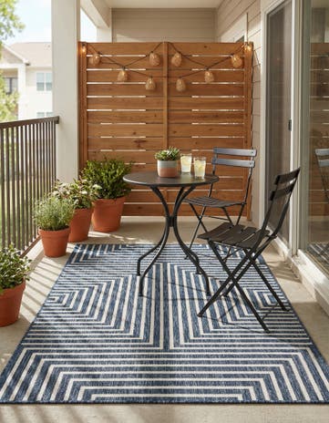 4' x 6' Easy-Clean Modern Indoor / Outdoor Rug