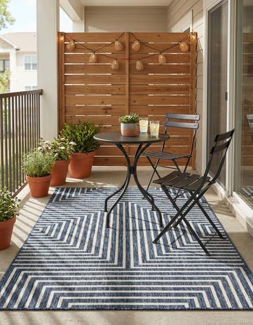 4' x 6' Easy-Clean Modern Indoor / Outdoor Rug