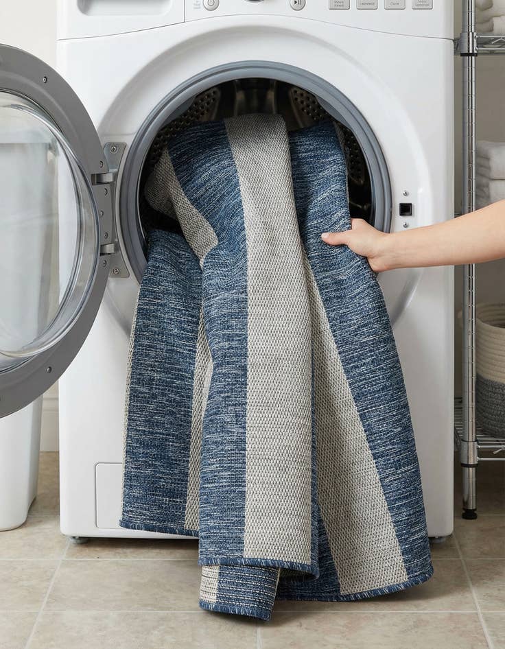 Detail image of  6' x 6'  Washable Ribbon Indoor / Outdoor Square Rug