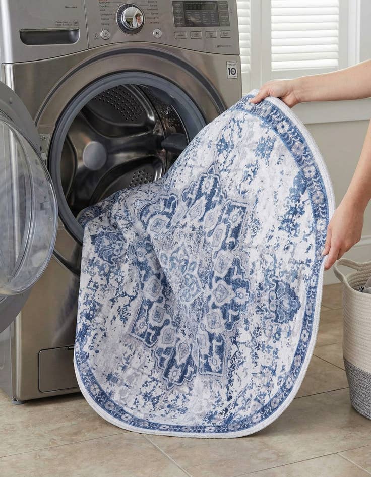 Detail image of 5' 3 x 5' 3  Washable Renaissance Round Rug