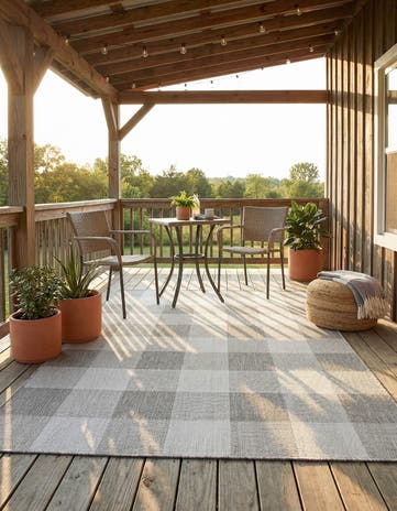 5' 3 x 7' Easy-Clean Checkered Indoor / Outdoor Rug