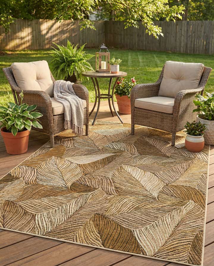 5' 3 x 8' Easy-Clean Botanical Indoor / Outdoor Rug