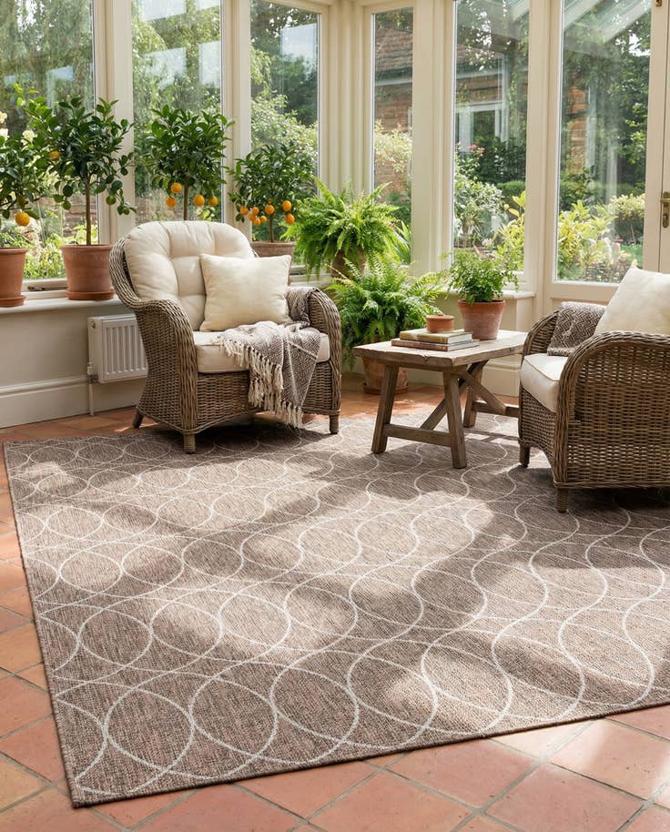 Detail image of 10' x 14' Easy-Clean Trellis Indoor / Outdoor Rug
