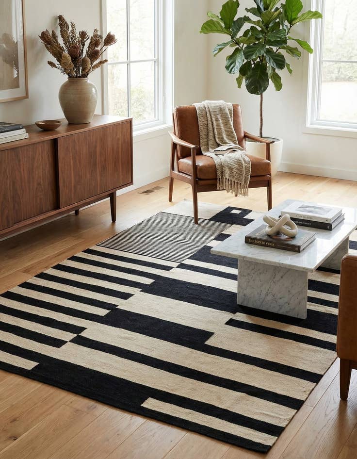 Detail image of 5' 8 x 7' 9  Hand Woven Kilim Modern Wool Rug