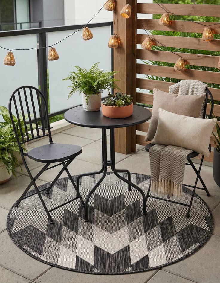 Detail image of 3' x 3' Easy-Clean Modern Indoor / Outdoor Round Rug