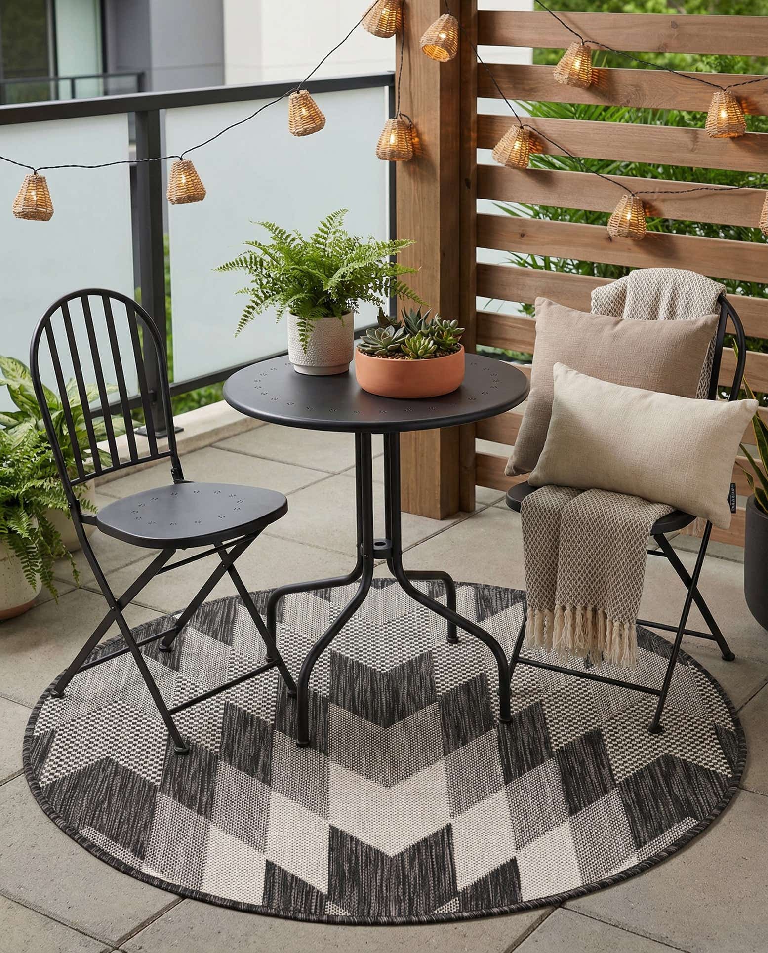 3' x 3' Easy-Clean Modern Indoor / Outdoor Round Rug