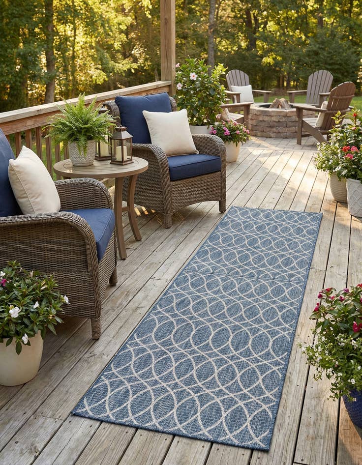 Detail image of 2' 7 x 10' Easy-Clean Trellis Indoor / Outdoor Runner Rug