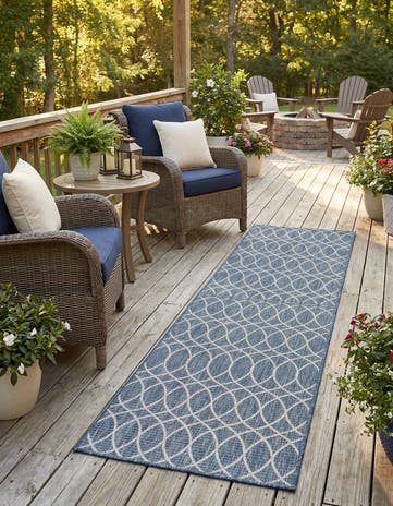 2' 7 x 10' Easy-Clean Lattice Indoor / Outdoor Runner Rug
