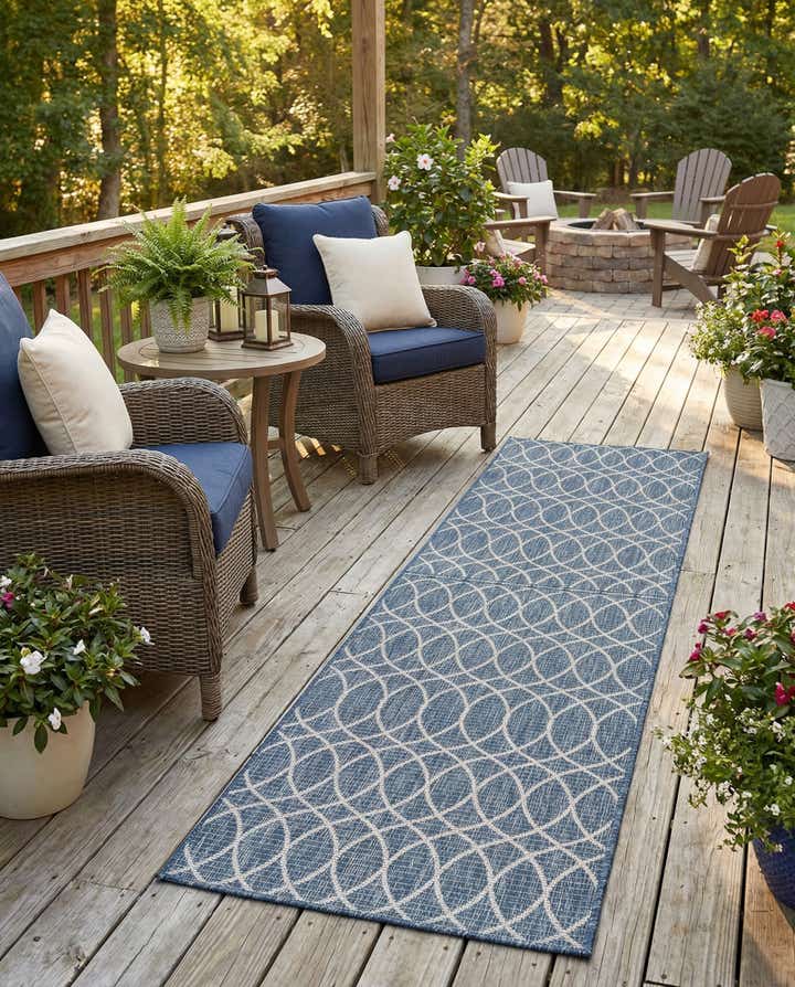 2' 7 x 10' Easy-Clean Trellis Indoor / Outdoor Runner Rug