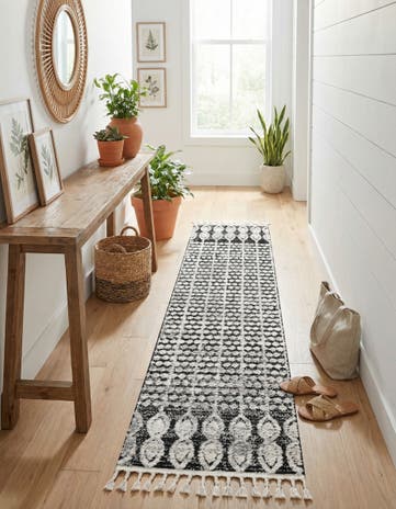 2' x 8' Cherokee Runner Rug