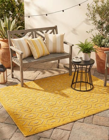 Yellow Easy-Clean Trellis Textured Indoor / Outdoor Rug