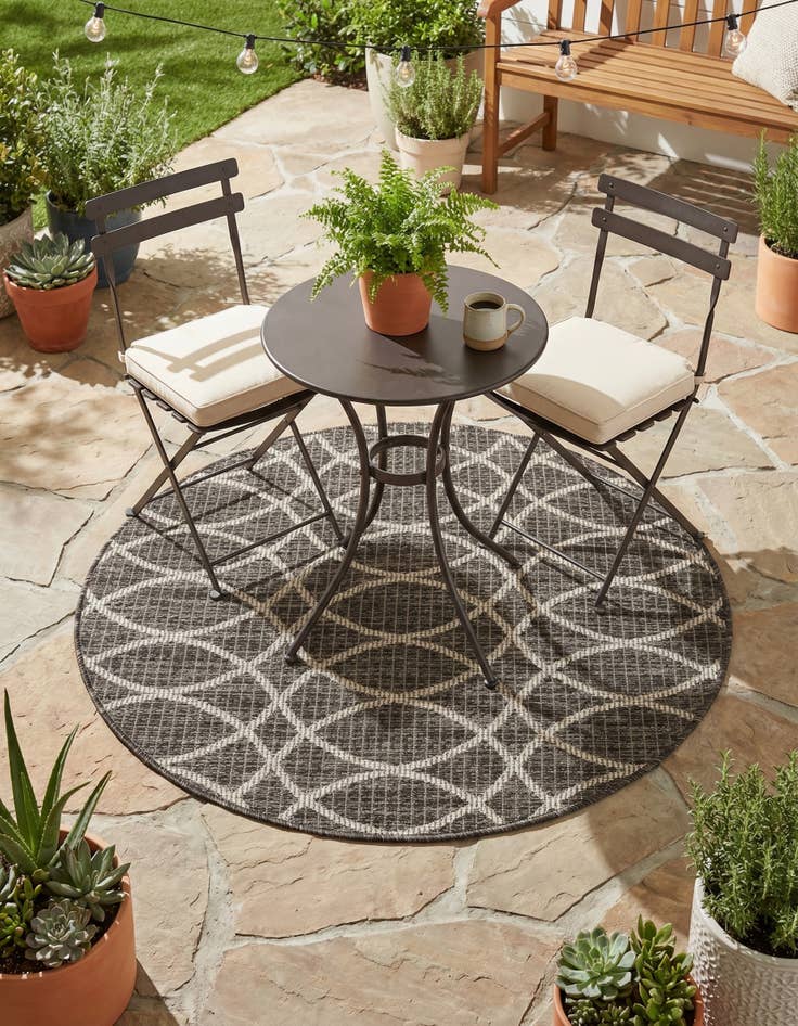 Detail image of 3' x 3'  Washable Trellis Indoor / Outdoor Round Rug