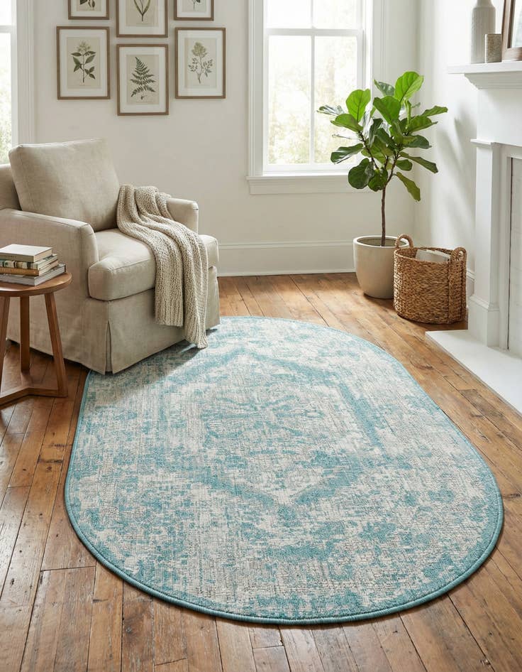 Detail image of 3' x 5' 3  Washable Traditional Indoor / Outdoor Oval Rug