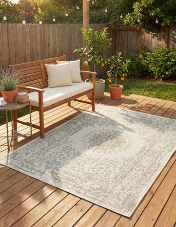 5' 3 x 7' Easy-Clean Traditional Indoor / Outdoor Rug