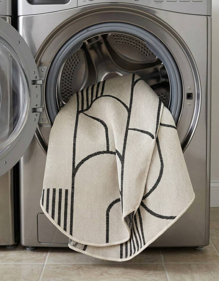 Detail image of  4' x 4'  Washable Modern Indoor / Outdoor Round Rug