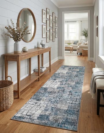 2' 7 x 10' Valencia Runner Rug