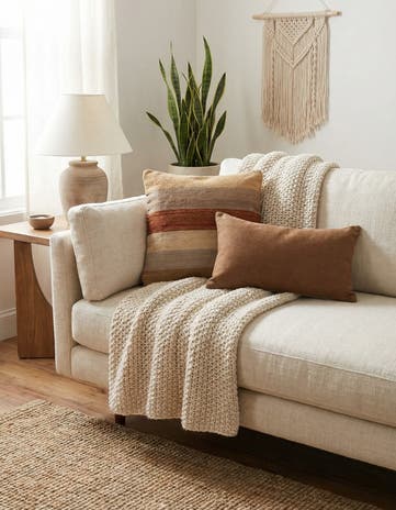 1' 6 x 1' 7 Hand Woven Pillow Wool Square Rug