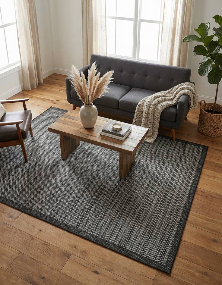 Detail image of 6' x 9'  Washable Border Indoor / Outdoor Rug