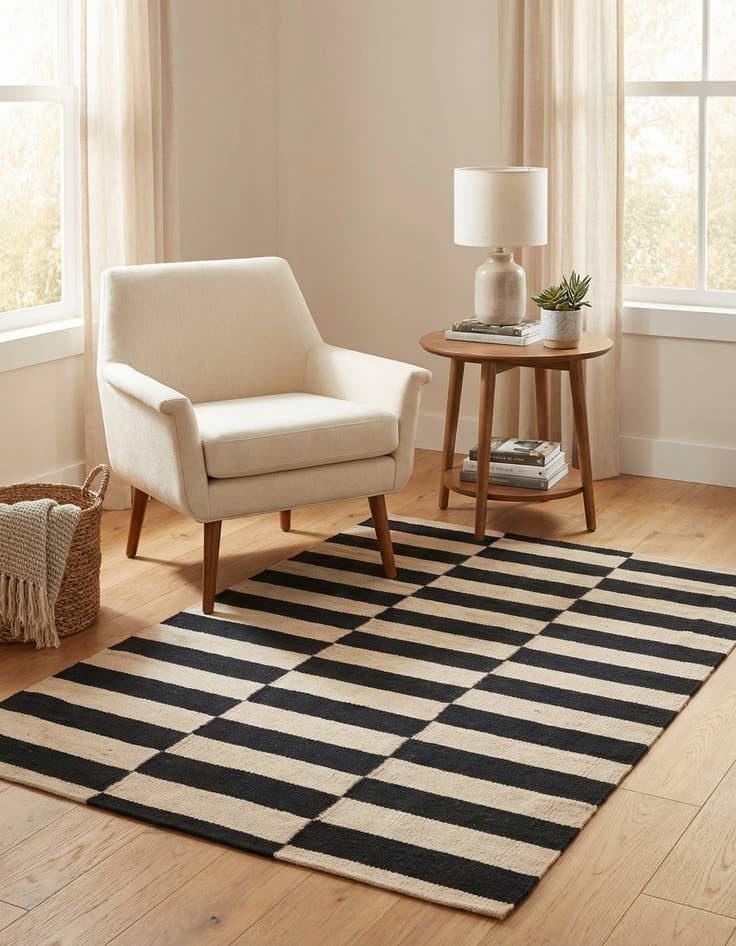 Detail image of 2' 7 x 3' 10  Hand Woven Kilim Modern Wool Rug