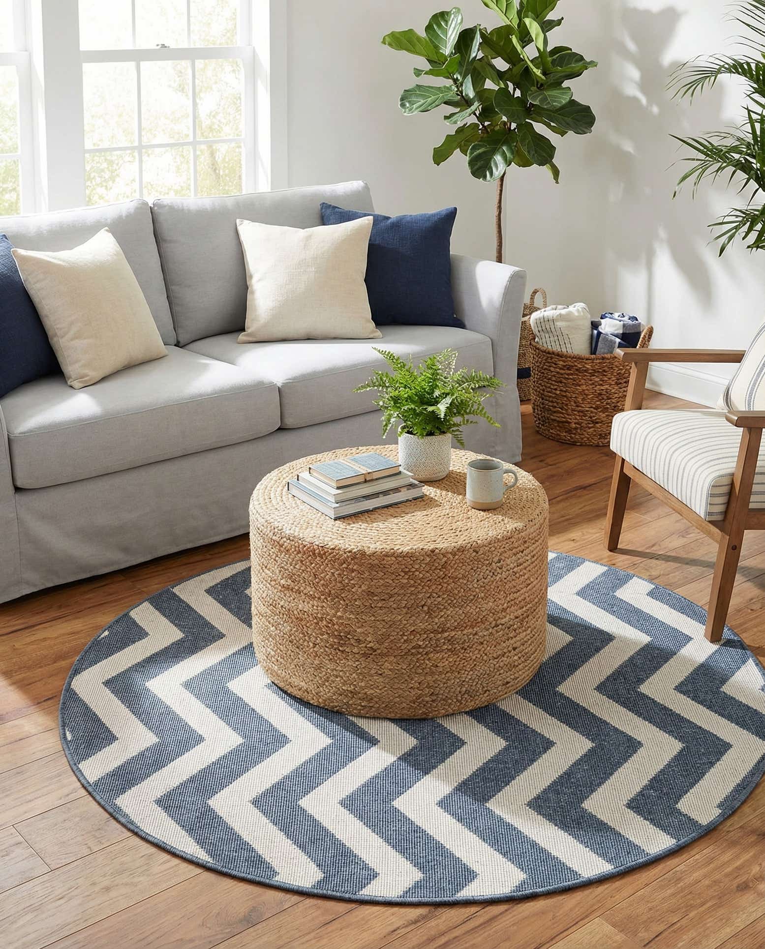 4' x 4' Easy-Clean Coastal Indoor / Outdoor Round Rug