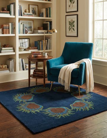 7' 6 x 7' 7 Agra Square Rug