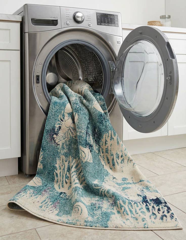 Detail image of 7' 1 x 10' Washable Capri Rug