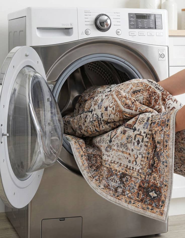 Detail image of 4' x 6'  Washable Yara Rug