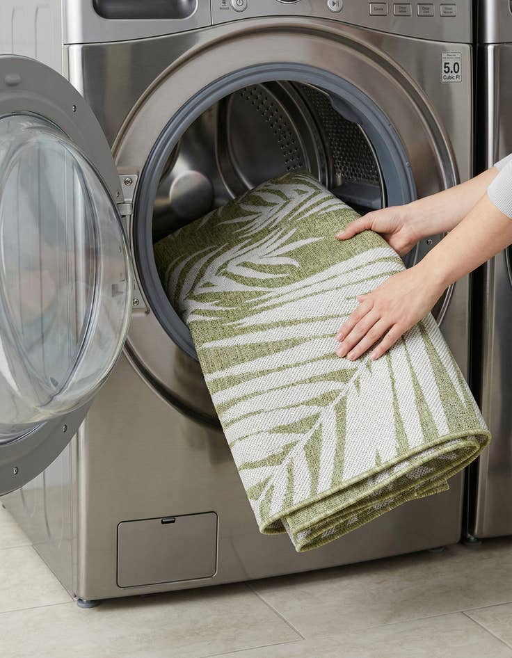 Detail image of  5' 3 x 7'  Washable Botanical Indoor / Outdoor Rug