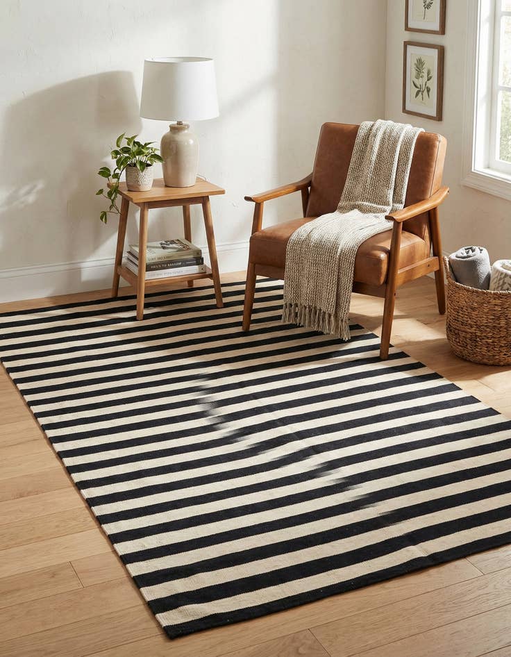 Detail image of 3' 4 x 4' 10  Hand Woven Kilim Modern Wool Rug