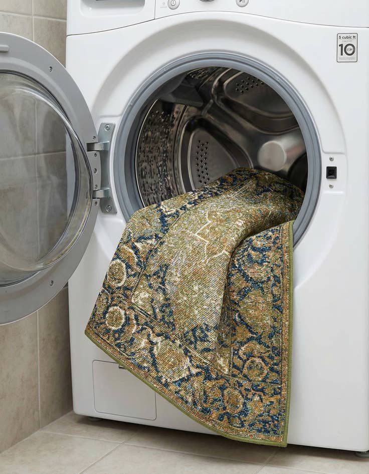 Detail image of 2' x 3'  Washable Traditional Indoor / Outdoor Rug