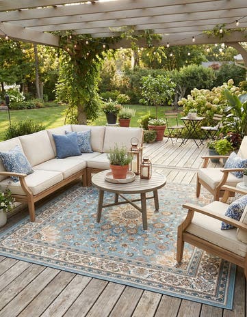 Blue Easy-Clean Traditional Indoor / Outdoor Square Rug