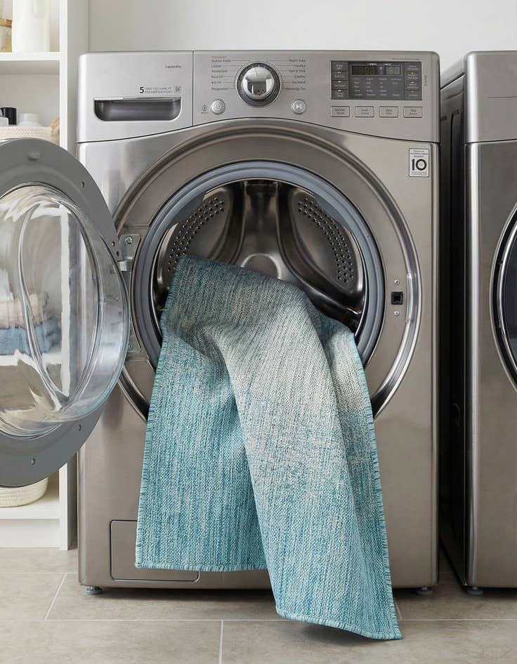 Detail image of 4' x 6'  Washable Modern Indoor / Outdoor Rug