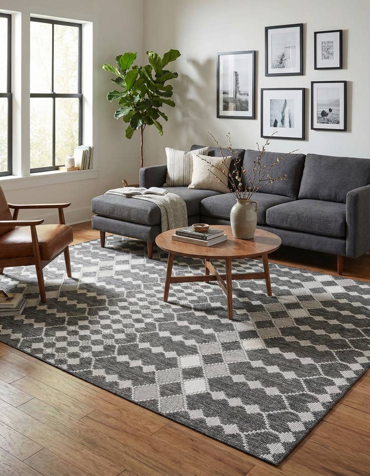 Detail image of 7' 10 x 11'  Washable Trellis Indoor / Outdoor Rug