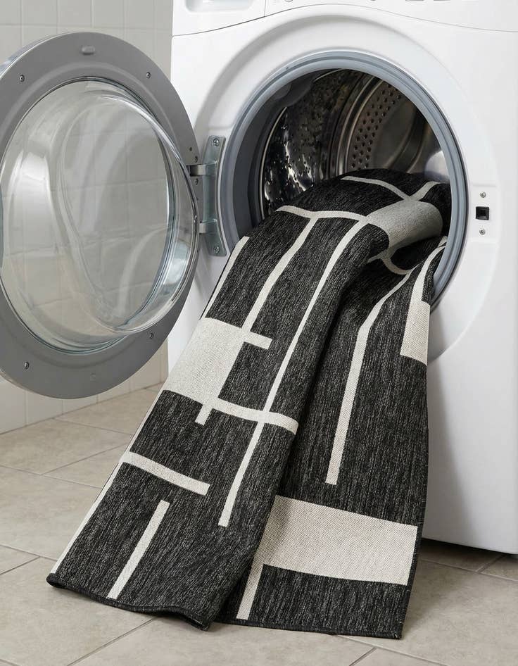 Detail image of  6' x 9'  Washable Modern Indoor / Outdoor Rug