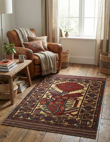 2' 9 x 4' 11 Hand Knotted Sumak Wool Rug