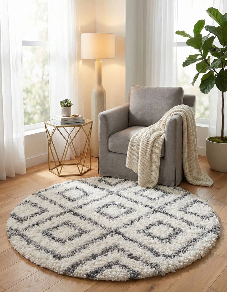 Detail image of 3' 3 x 3' 3 Lagom Shag Round Rug