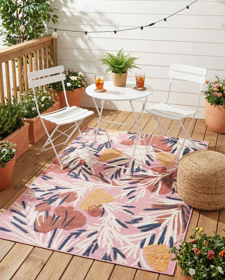 Detail image of 5' x 7' 7 Easy-Clean Indoor / Outdoor Rug