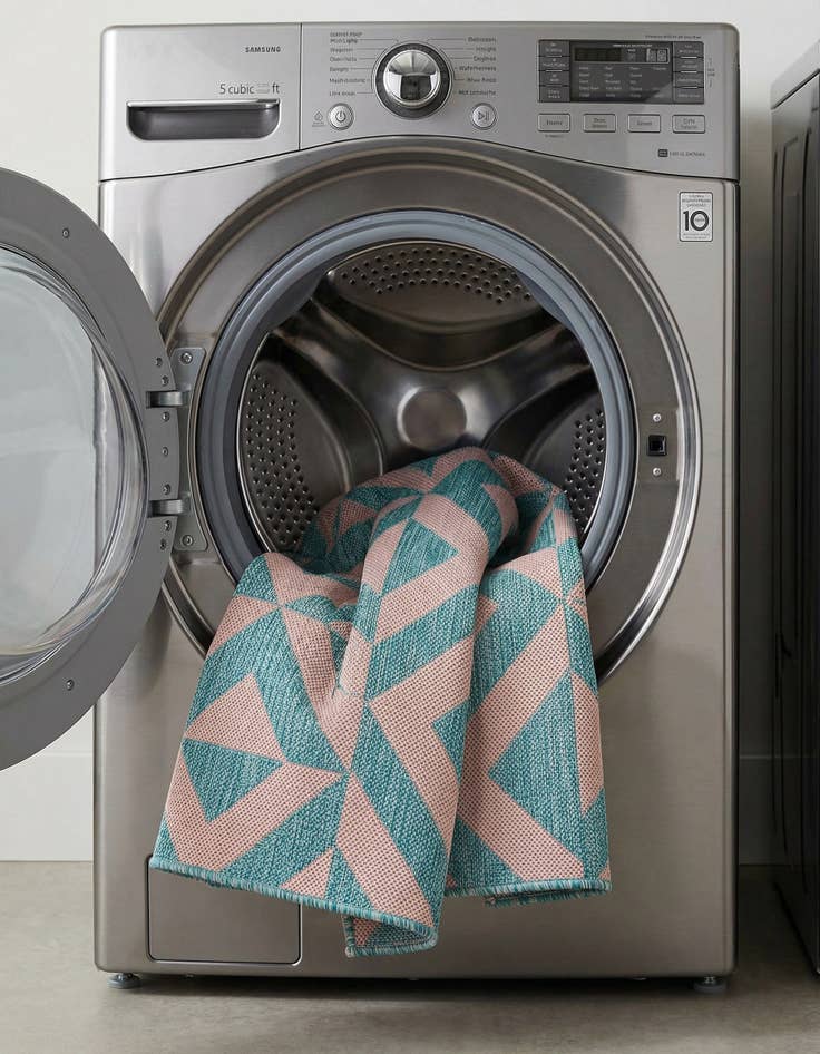 Detail image of 4' x 6'  Washable Jill Zarin Napa Indoor / Outdoor Rug