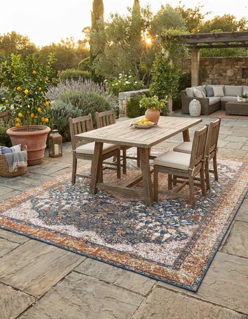 9' x 12' Easy-Clean Traditional Indoor / Outdoor Rug