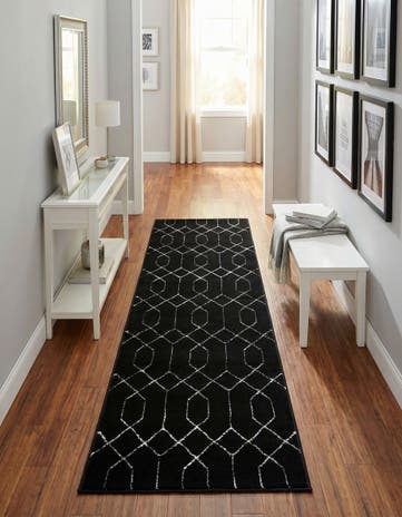 2' x 6' Marilyn Monroe&trade; Glam Trellis Runner Rug
