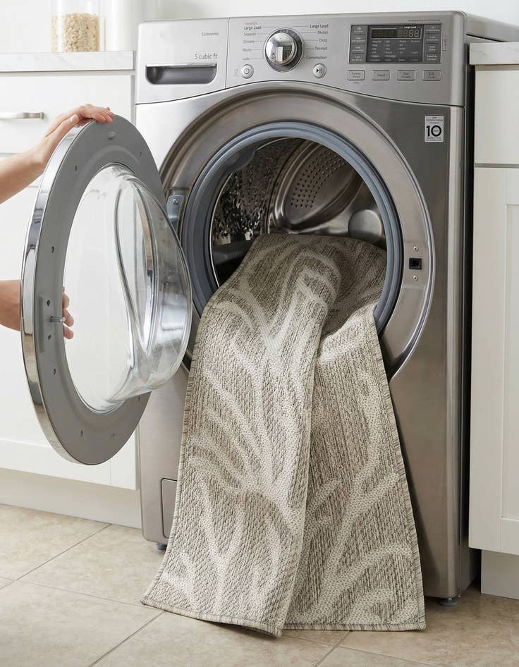 Detail image of 2' x 3'  Washable Coastal Indoor / Outdoor Rug