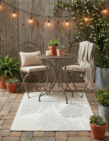 2' 2 x 3' Easy-Clean Botanical Indoor / Outdoor Rug