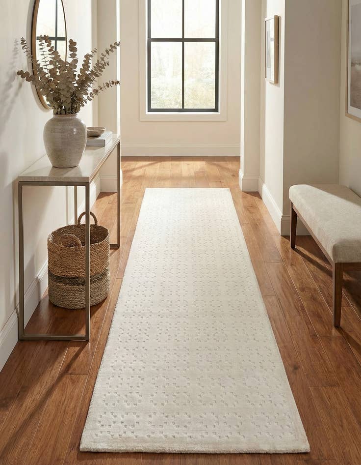 Detail image of 2' 8 x 9' 7  Hand Knotted Darya Wool Runner Rug