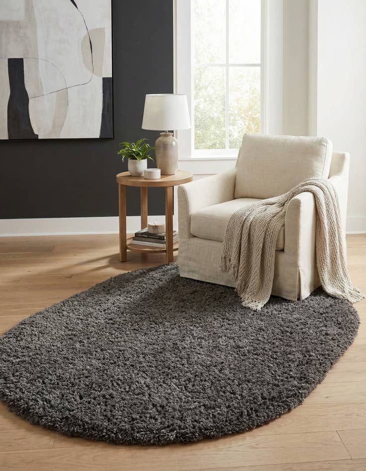 Detail image of 7' 10 x 10' Marilyn Monroe™ Shag Oval Rug