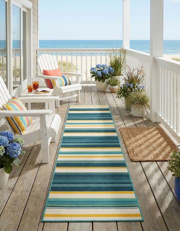 2' 7 x 12' Easy-Clean Border Indoor / Outdoor Runner Rug